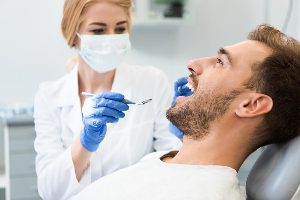 Pourquoi le dentiste a-t-il recours à l'extraction dentaire ?